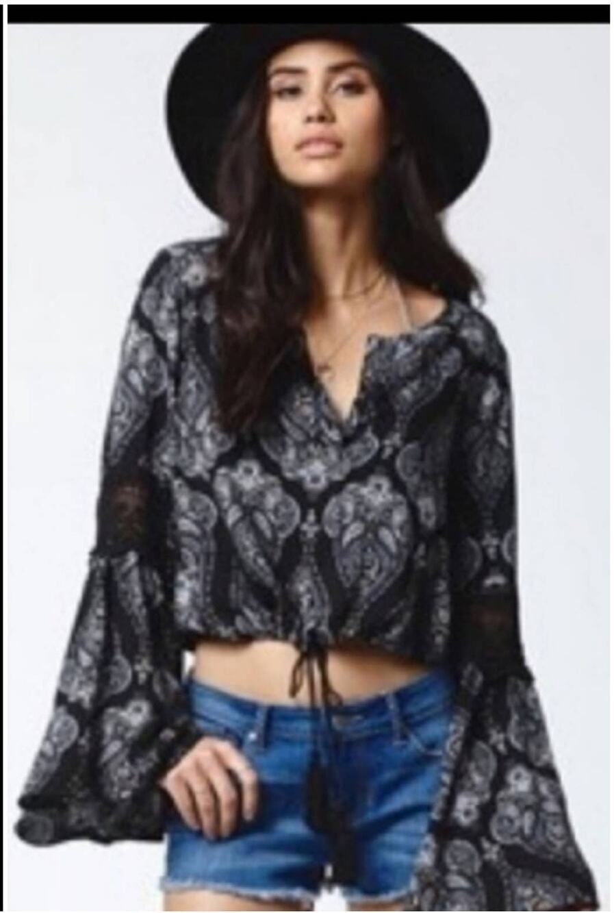 Kendall & Kylie Black Paisley BOHO Peasant Blouse Size Medium